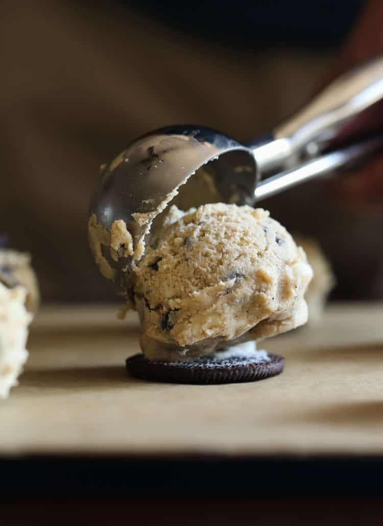 Cookies and cream cookie